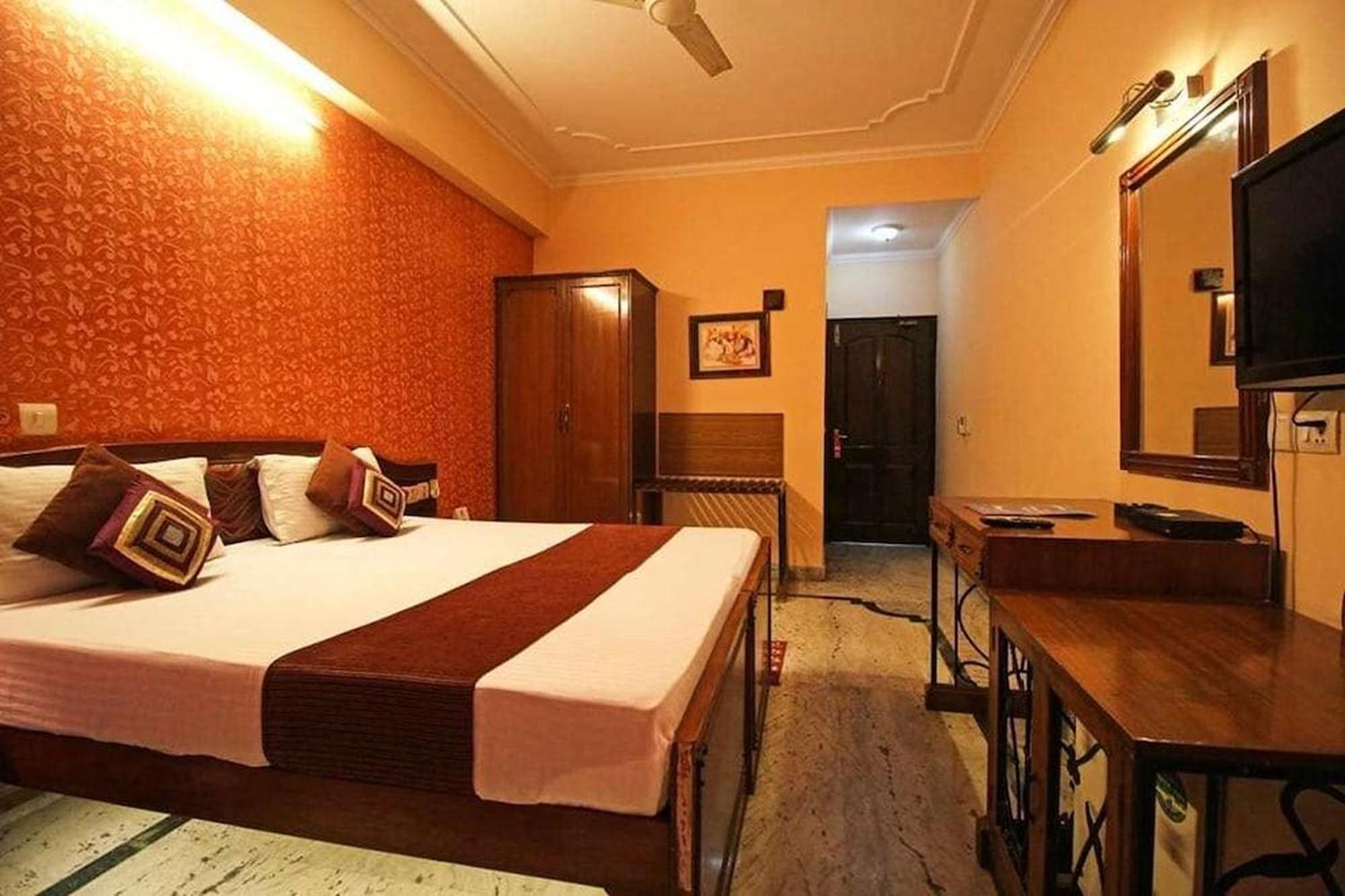 Hotel Indraprastha Делхи Екстериор снимка