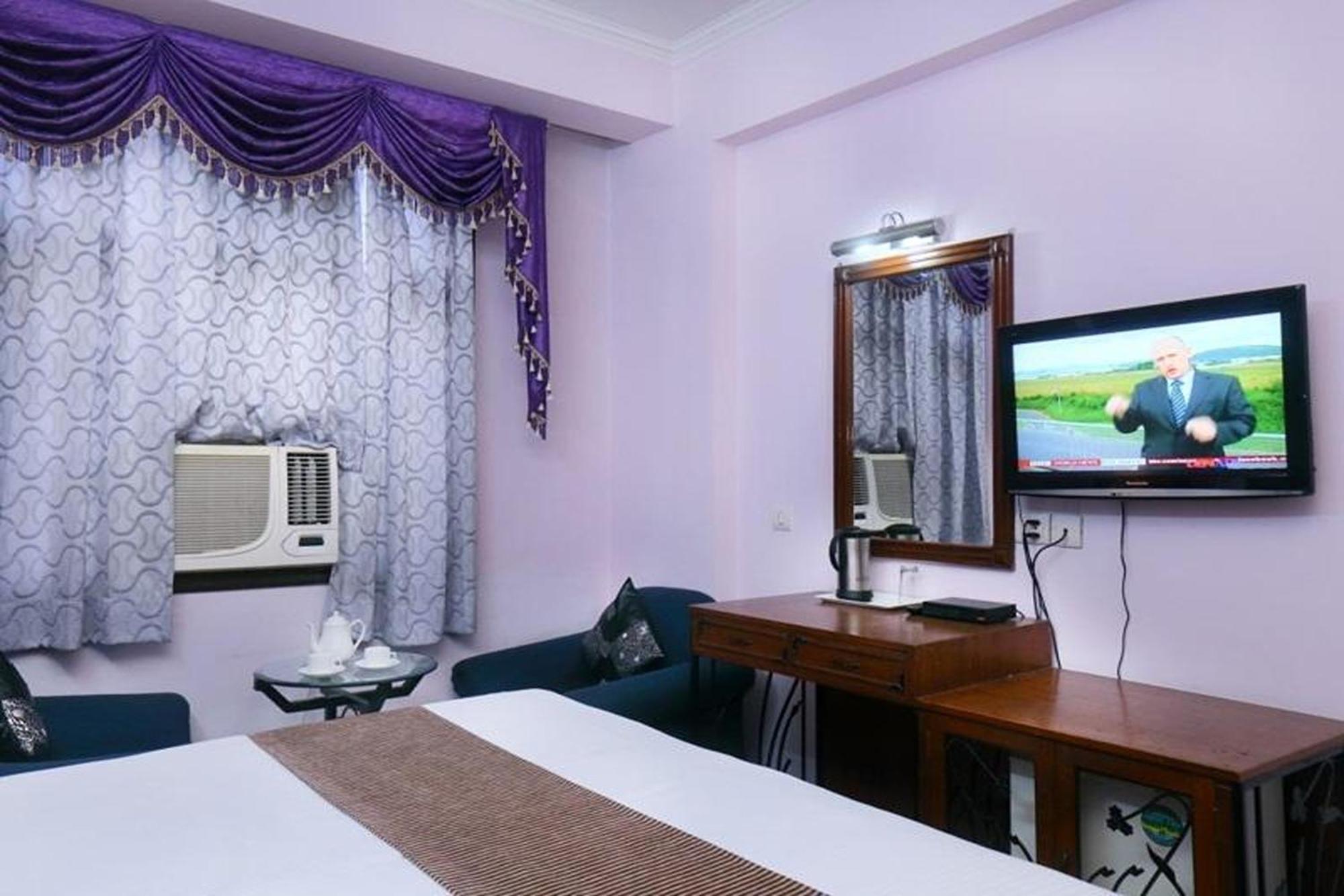 Hotel Indraprastha Делхи Екстериор снимка