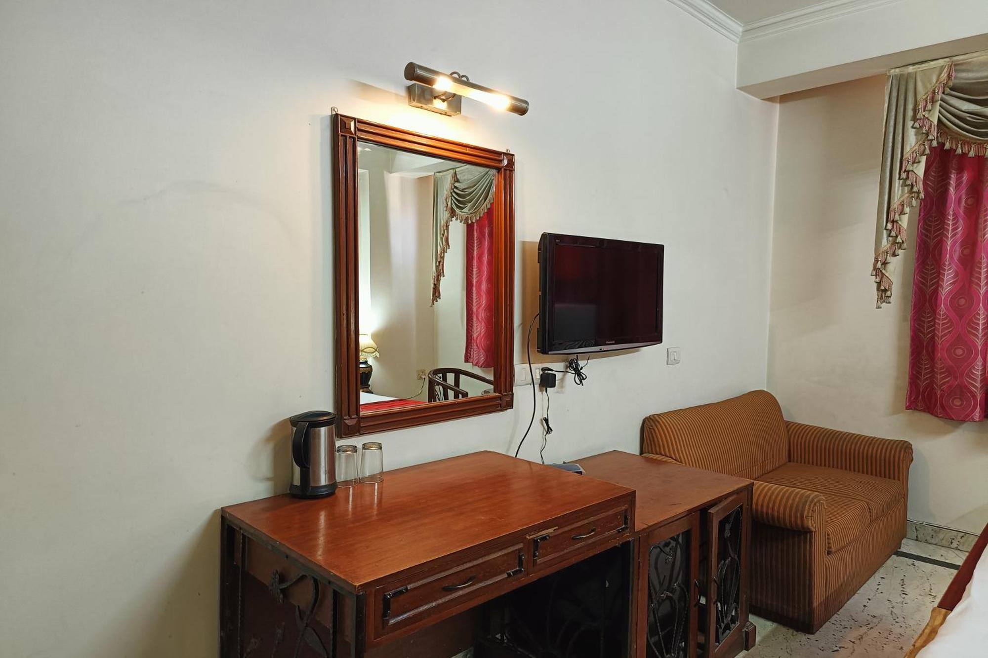 Hotel Indraprastha Делхи Екстериор снимка