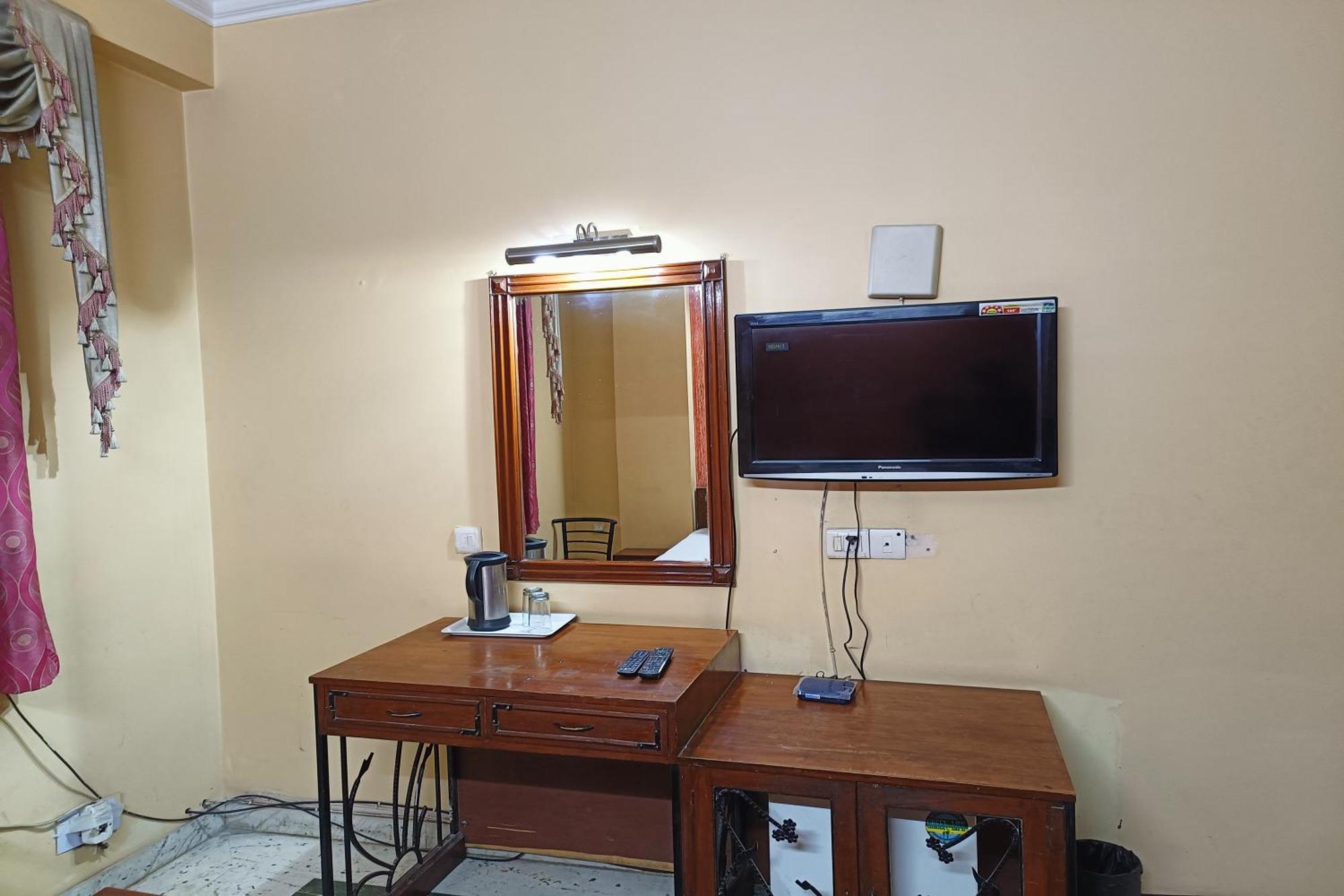 Hotel Indraprastha Делхи Екстериор снимка