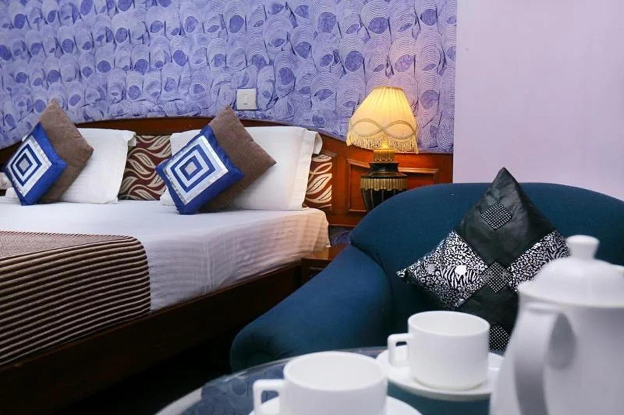 Hotel Indraprastha Делхи Екстериор снимка