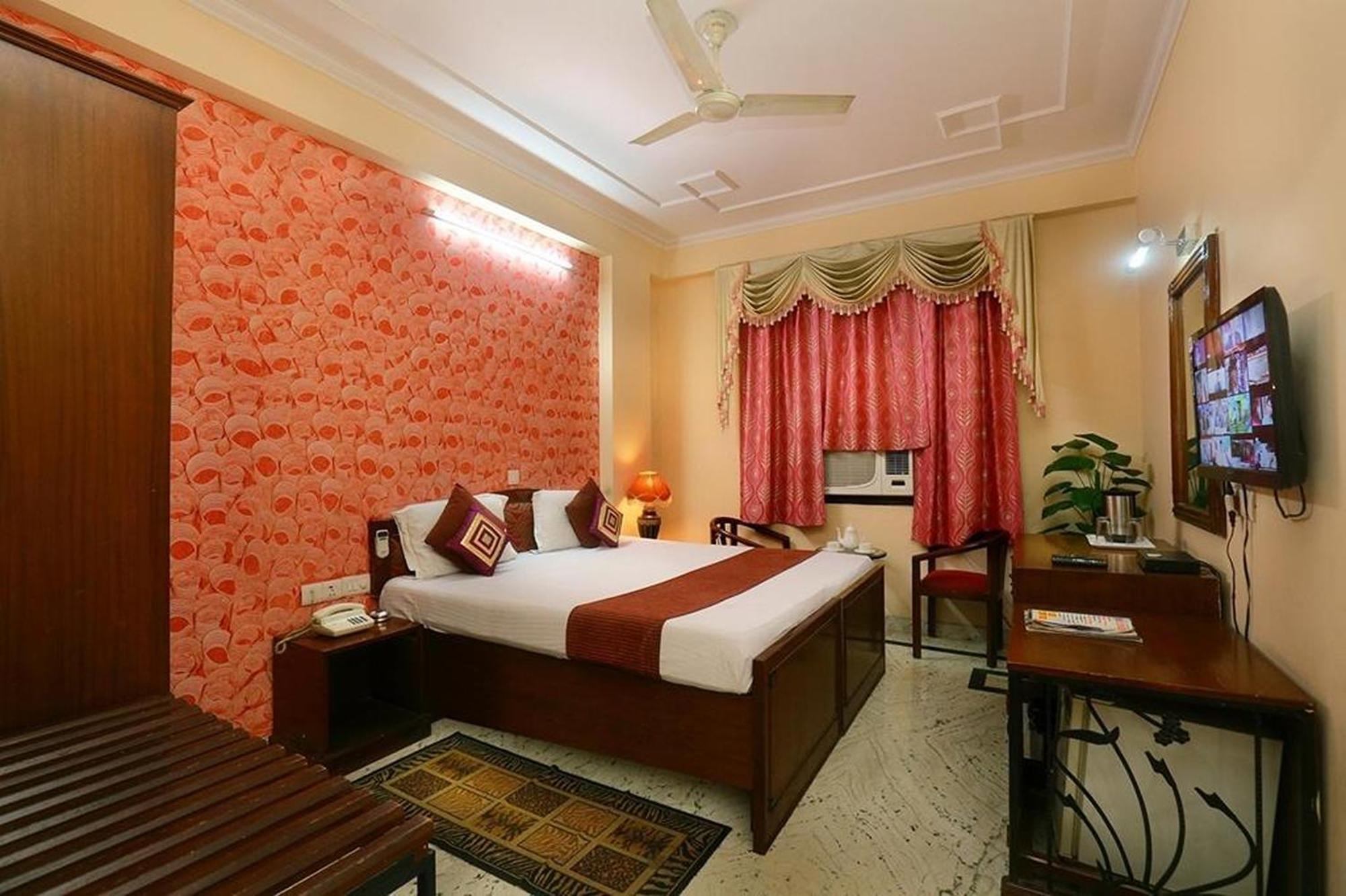 Hotel Indraprastha Делхи Екстериор снимка
