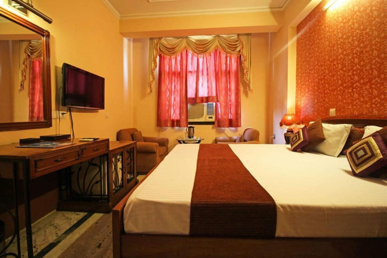 Hotel Indraprastha Делхи Екстериор снимка