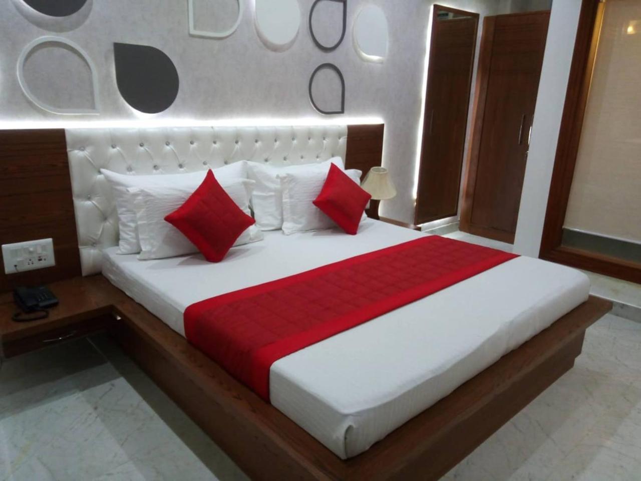 Hotel Indraprastha Делхи Екстериор снимка