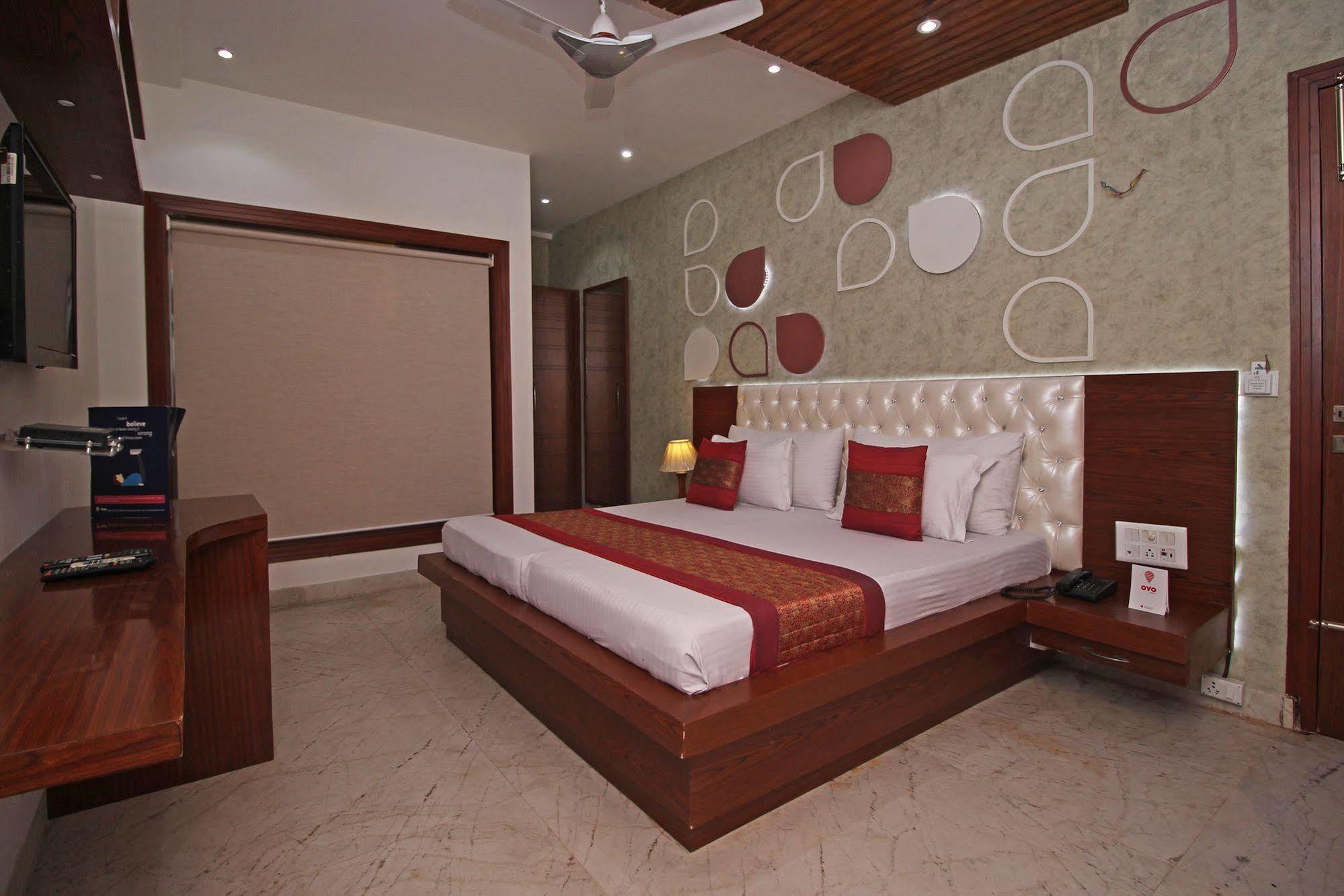 Hotel Indraprastha Делхи Екстериор снимка